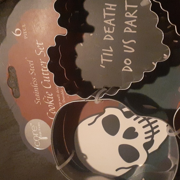 Stainless Steel Goth Valentine's Day Cookie Cutters - Picture 2 of 6